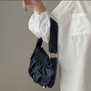 black shoulder bag